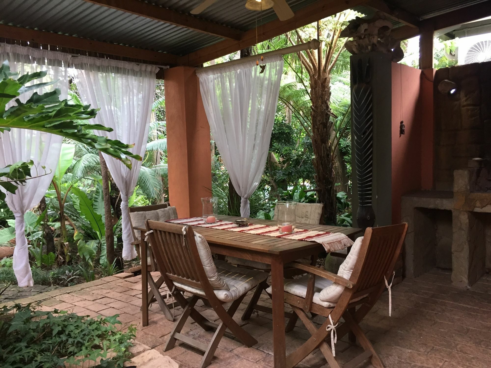 Dinkwe Guest House Pretoria-Noord エクステリア 写真